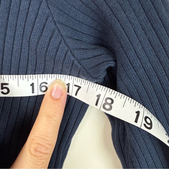 Citizens of Humanity Navy Ribbed V-Neck 3/4 Sleeve Henley Top | Size Large - Picture 10 of 11